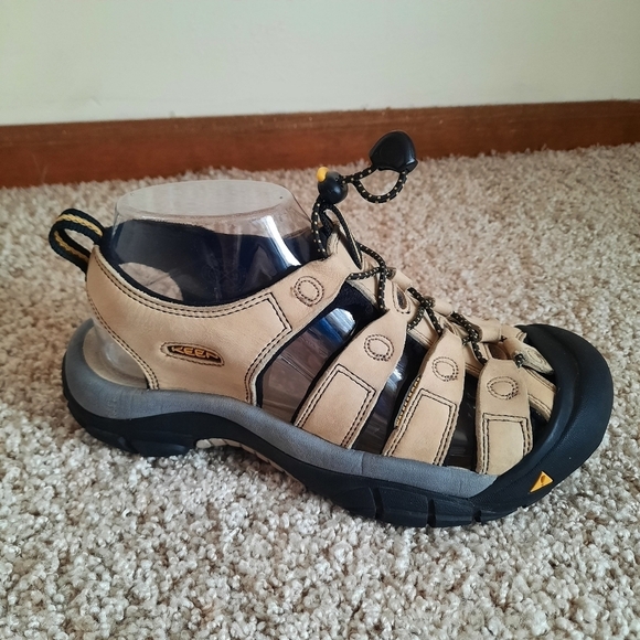 Keen Newport Leather Hiking Sandals Light Tan Pull Cord Slip On Size 7 main image 3